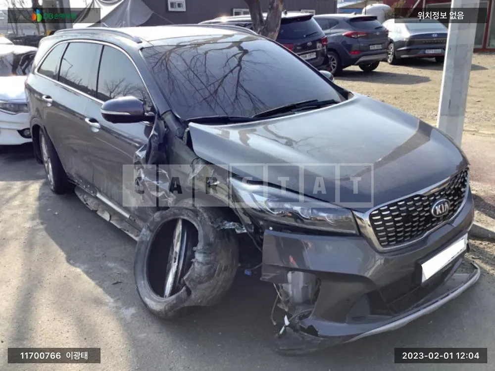 Photo 2 of 10: 2017 Kia Sorento /Sorrento, VIN KNAPH81BDJA422016 — Korean insurance auction