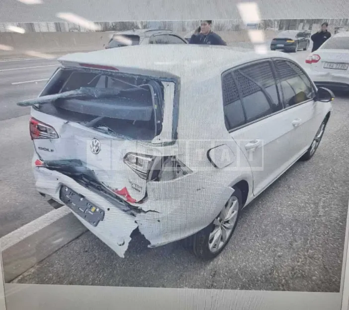 Photo 2 of 6: 2015 Volkswagen Golf 2.0 TDI BMT, VIN WVWZZZAUZFW233708 — Korean insurance auction