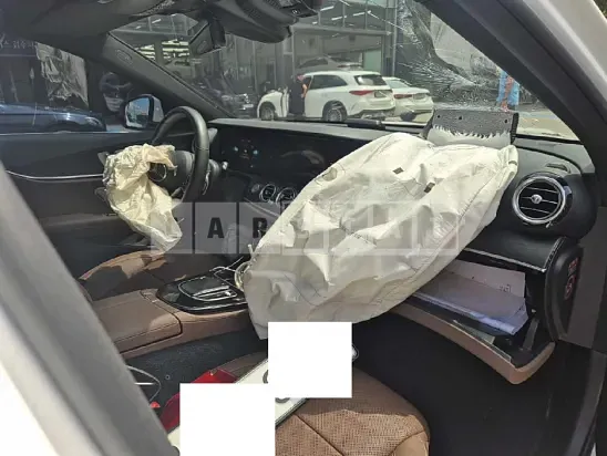 Photo 2 of 12: 2022 Mercedes-Benz E250 — Korean insurance auction