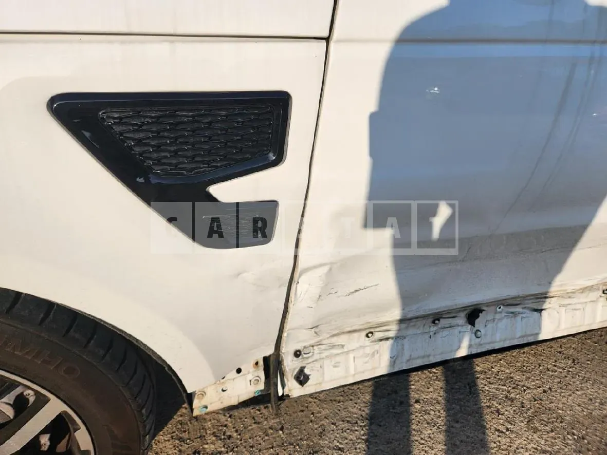 Photo 2 of 26: 2015 Land Rover Range Rover Sport 3.0d, VIN SALWA2KF1GA542676 — Korean insurance auction