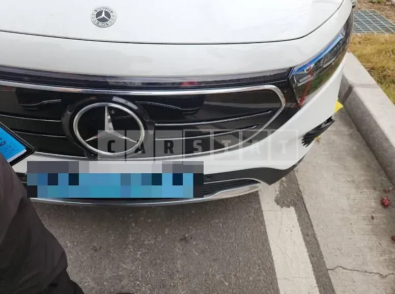 Photo 2 of 18: 2023 Mercedes-Benz EQB300 4Matic — Korean insurance auction