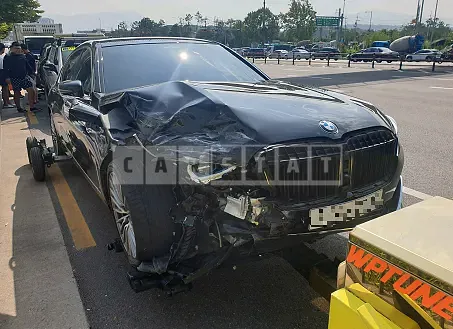 Photo 2 of 18: 2021 BMW 745LE iPerformance, VIN WBA7W2100MCF01580 — Korean insurance auction