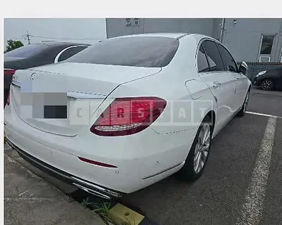 Photo 1 of 20: 2017 Mercedes-Benz E220 d — Korean insurance auction