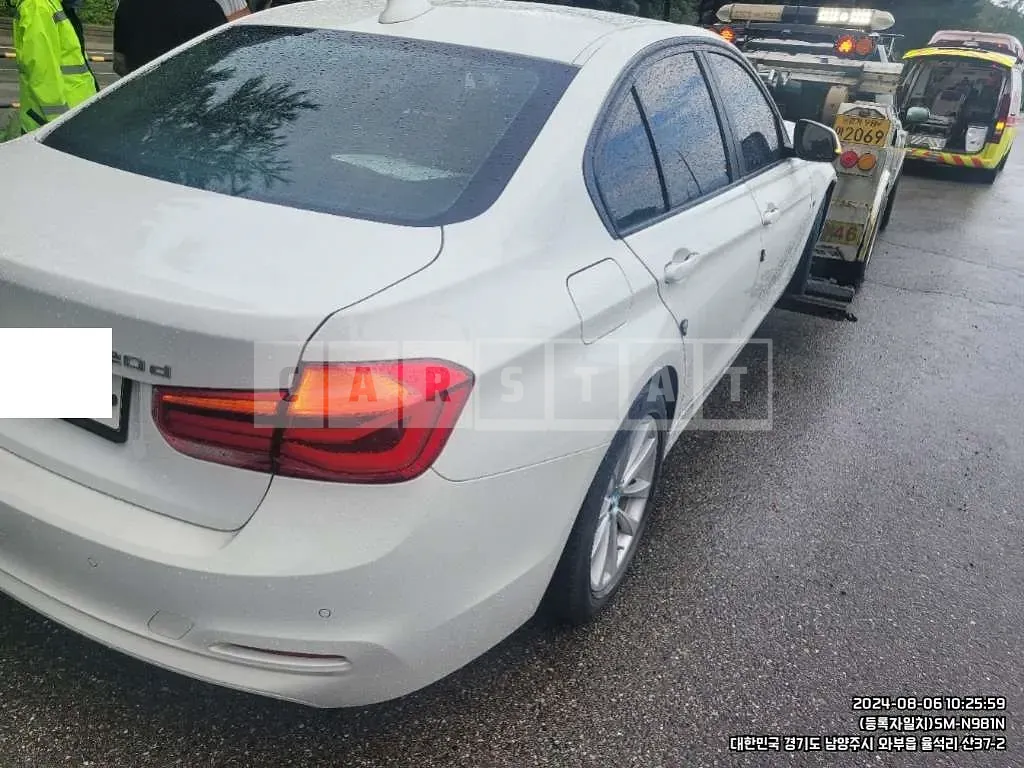 Photo 2 of 6: 2018 BMW 320d — Korean insurance auction