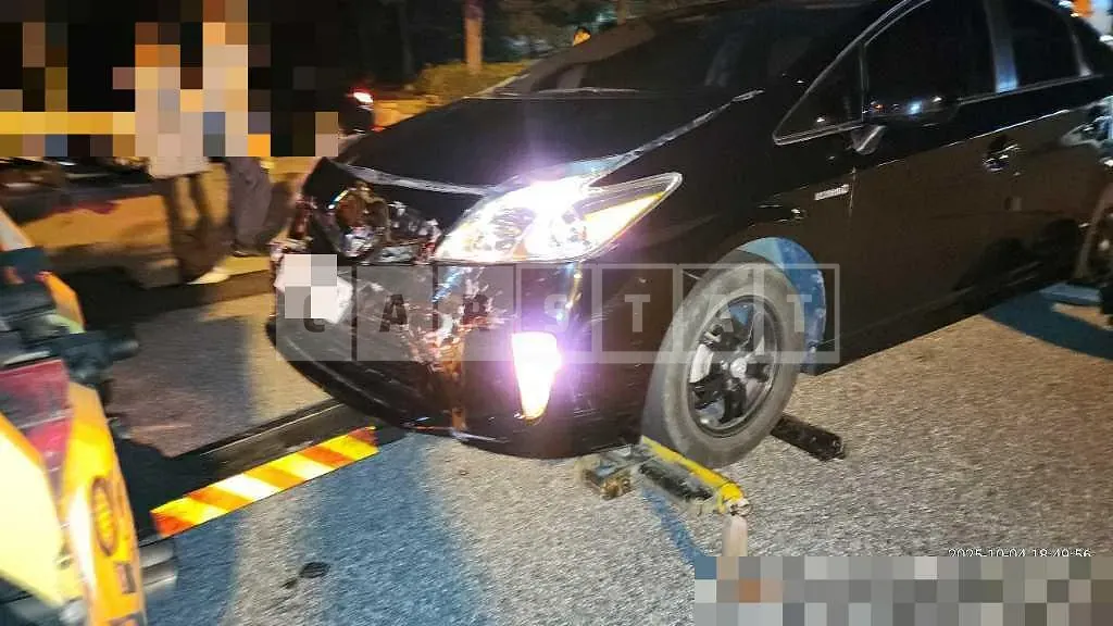 Photo 2 of 5: 2015 Toyota Prius — Korean insurance auction