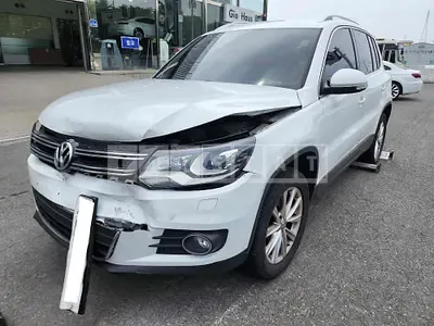 Photo 1 of 24: 2015 Volkswagen Tiguan 2.0 TDI BMT, VIN WVGZZZ5NZFW551800 — Korean insurance auction