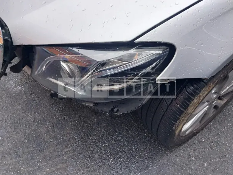 Photo 2 of 7: 2017 Mercedes-Benz E220 d 4Matic, VIN WDDZF0FB8HA291325 — Korean insurance auction