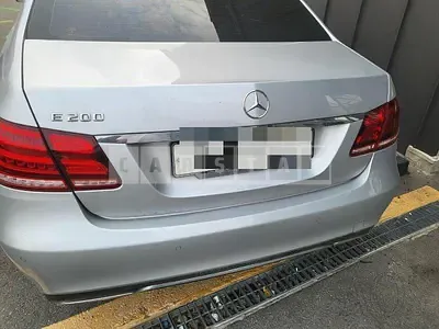 Photo 1 of 18: 2015 Mercedes-Benz E 200, VIN WDDHF3EB2GB172774 — Korean insurance auction
