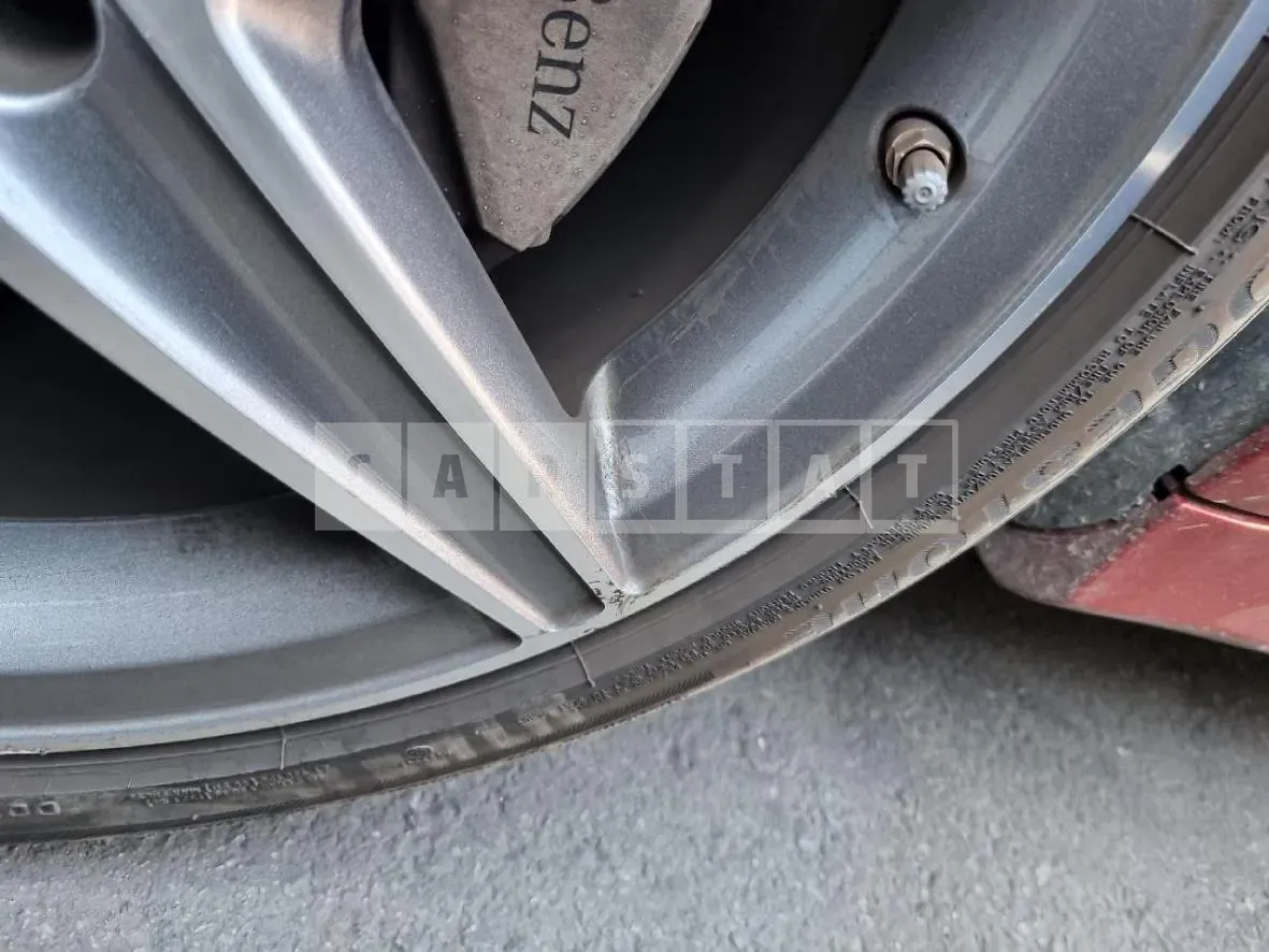 Photo 2 of 5: 2018 Mercedes-Benz (parts) C200 4Matic Wheels, VIN WDDWF4DB4JF705478 — Korean insurance auction
