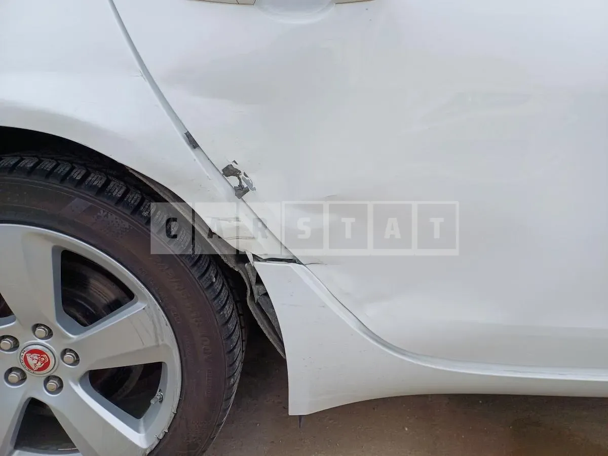 Photo 2 of 8: 2018 Jaguar XF 25T AWD, VIN SAJBA4BX9JCY68426 — Korean insurance auction