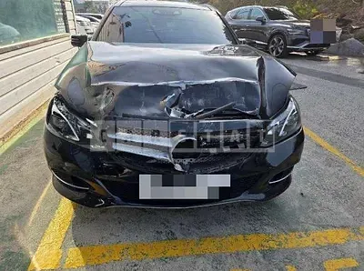 Photo 1 of 19: 2015 Mercedes-Benz E300 4Matic — Korean insurance auction