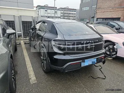 Photo 1 of 56: 2025 Porsche Macan 4S — Korean insurance auction