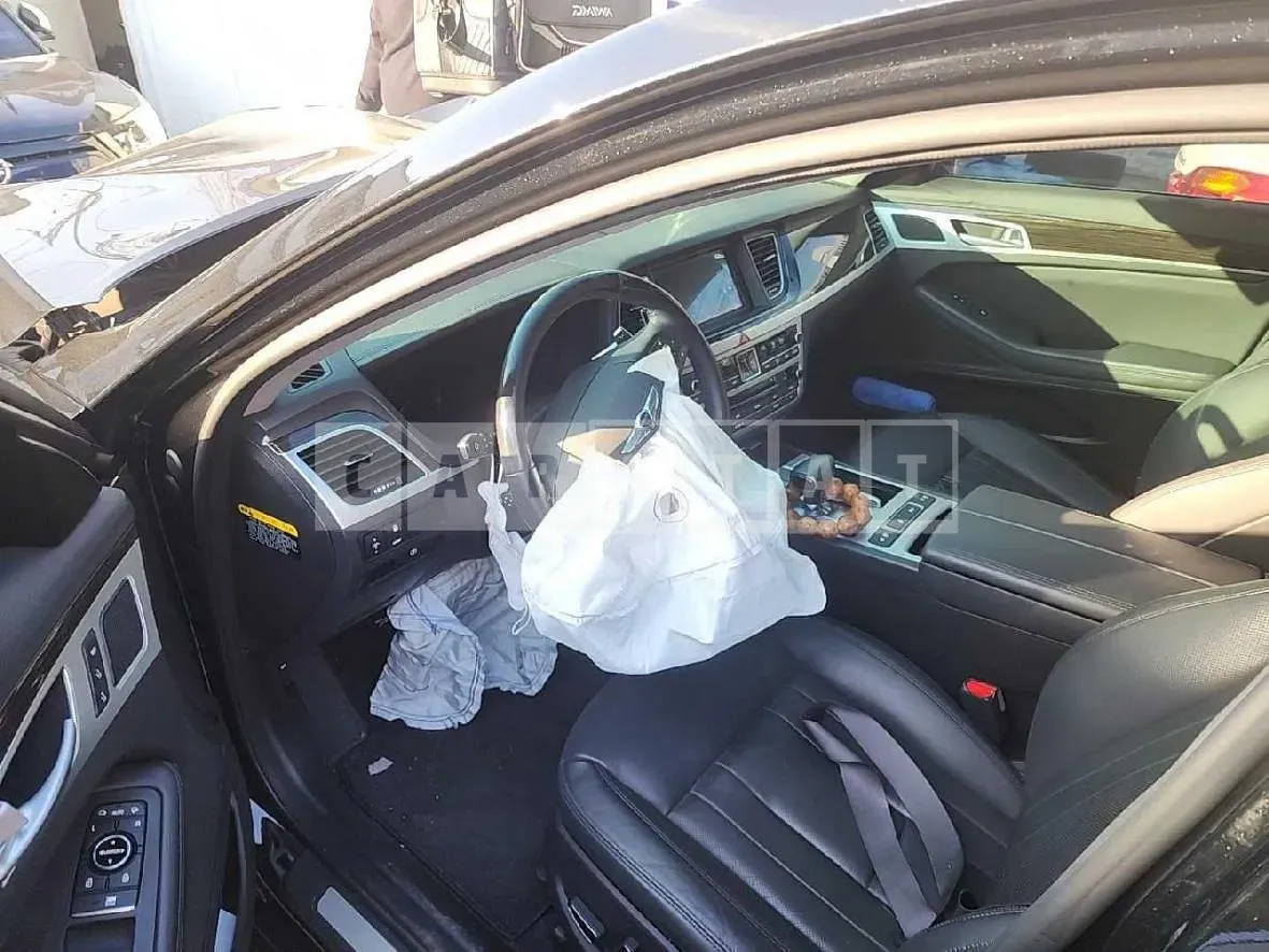 Photo 2 of 19: 2016 Genesis G80 3.3 — Korean insurance auction