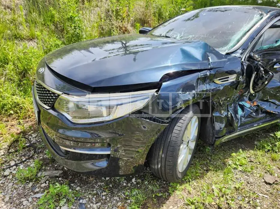 Photo 2 of 13: 2017 Kia K5, VIN KNAGT411BJA200840 — Korean insurance auction