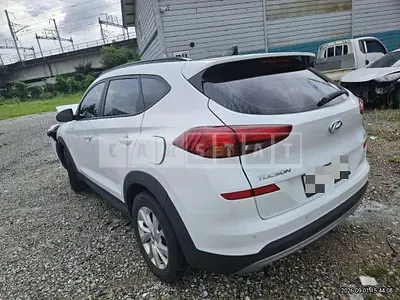 Photo 1 of 17: 2018 Hyundai Tucson TL — Korean insurance auction