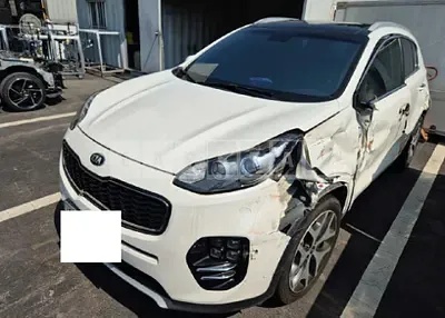 Photo 1 of 15: 2016 Kia Sportage — Korean insurance auction
