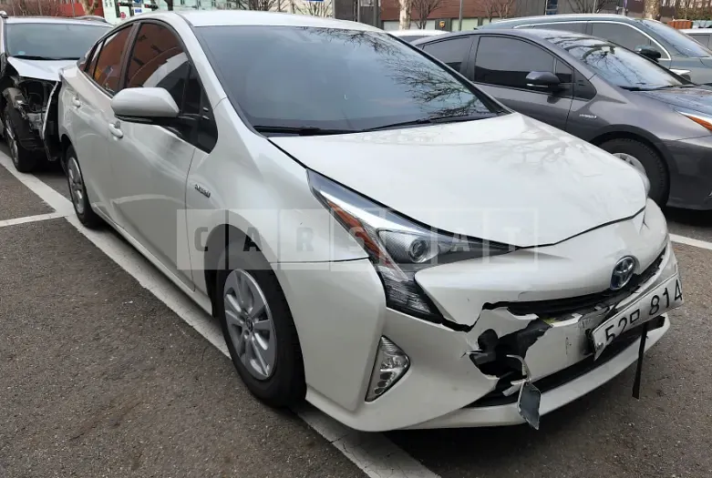 Photo 2 of 5: 2018 Toyota Prius, VIN JTDKBRFU6J3590710 — Korean insurance auction