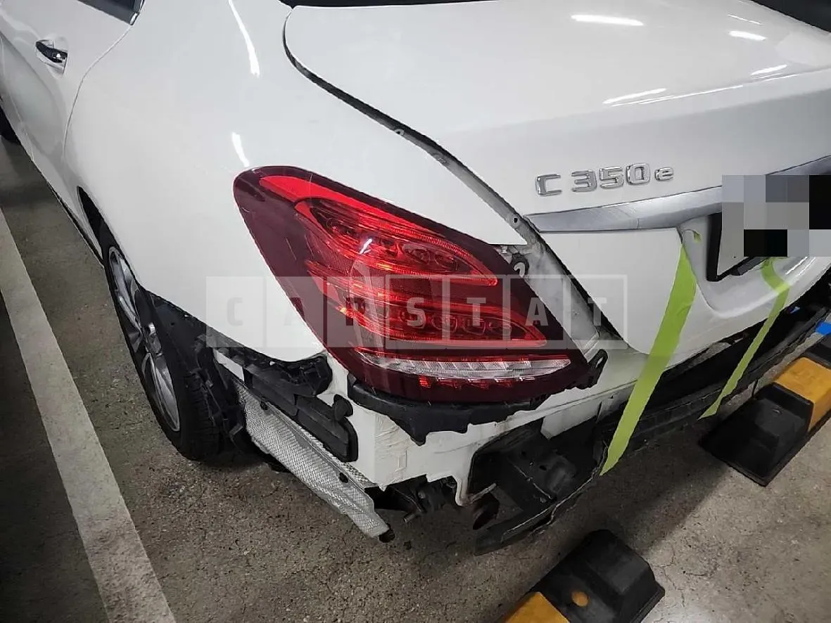 Photo 2 of 24: 2018 Mercedes-Benz C350 e — Korean insurance auction
