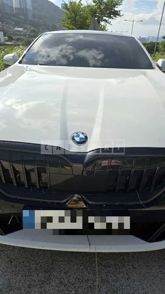 Photo 2 of 10: 2025 BMW 523d — Korean insurance auction