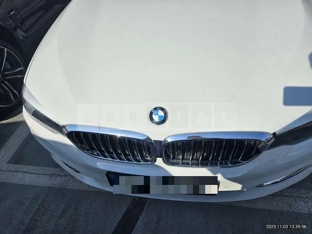 Photo 2 of 24: 2018 BMW 520i — Korean insurance auction