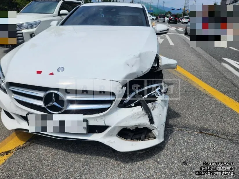 Photo 2 of 8: 2016 Mercedes-Benz C220 d — Korean insurance auction