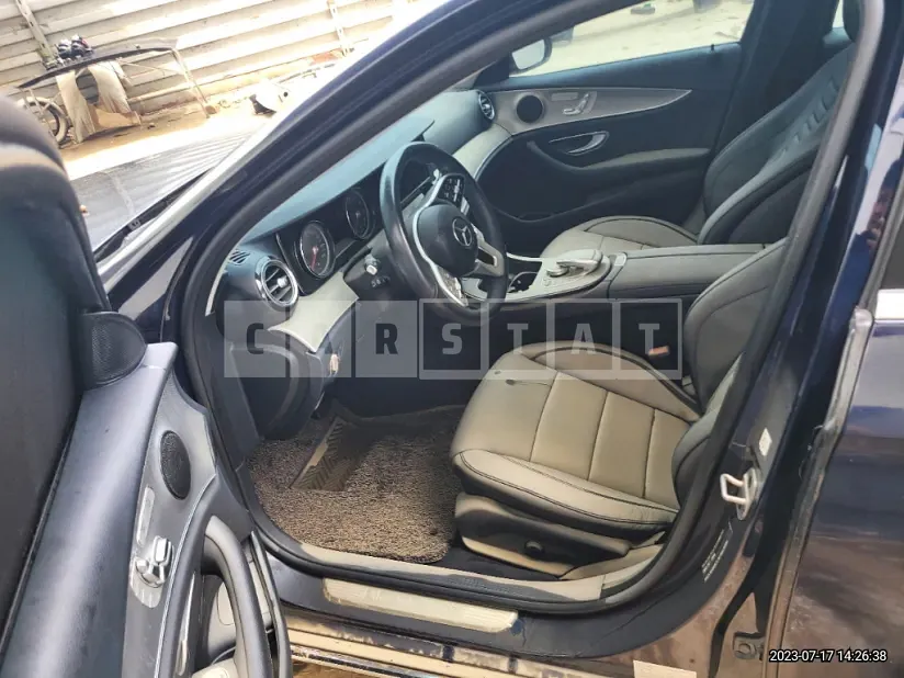 Photo 2 of 15: 2019 Mercedes-Benz E300, VIN WDDZF4JB2KA699325 — Korean insurance auction