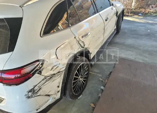 Photo 2 of 11: 2024 Mercedes-Benz GLC300 4Matic — Korean insurance auction
