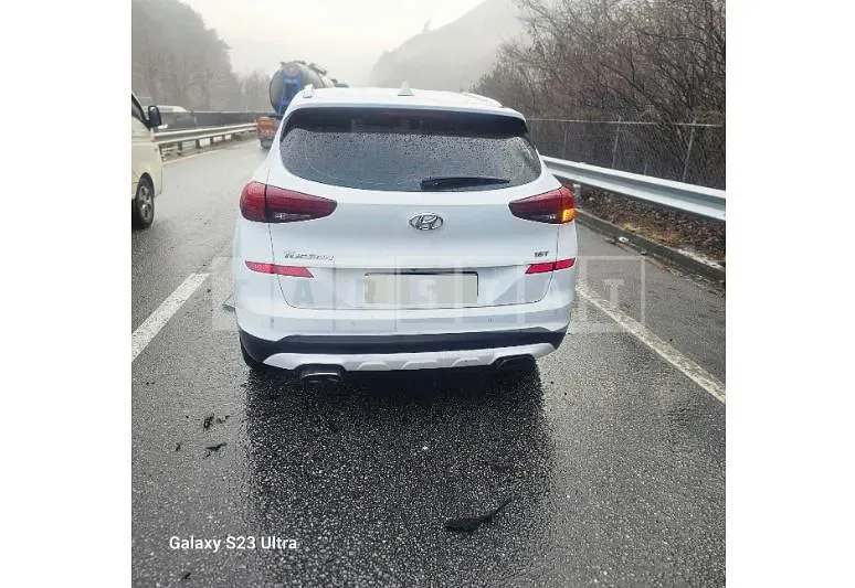 Photo 2 of 8: 2018 Hyundai Tucson TL — Korean insurance auction