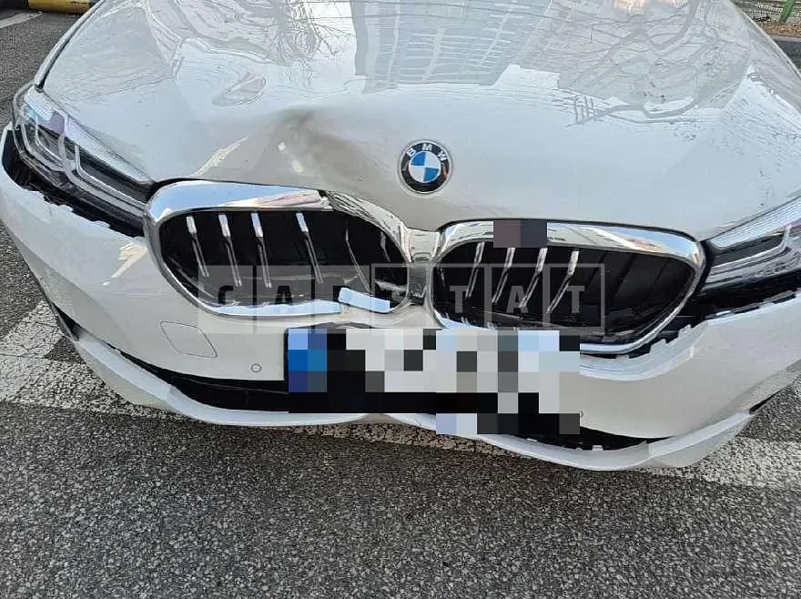 Photo 2 of 24: 2022 BMW 530i — Korean insurance auction