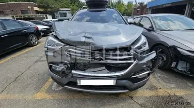 Photo 1 of 15: 2018 Hyundai Santa Fe — Korean insurance auction