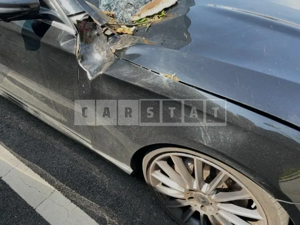 Photo 2 of 9: 2021 Mercedes-Benz E350 4Matic, VIN W1KZF8GB0MB002522 — Korean insurance auction