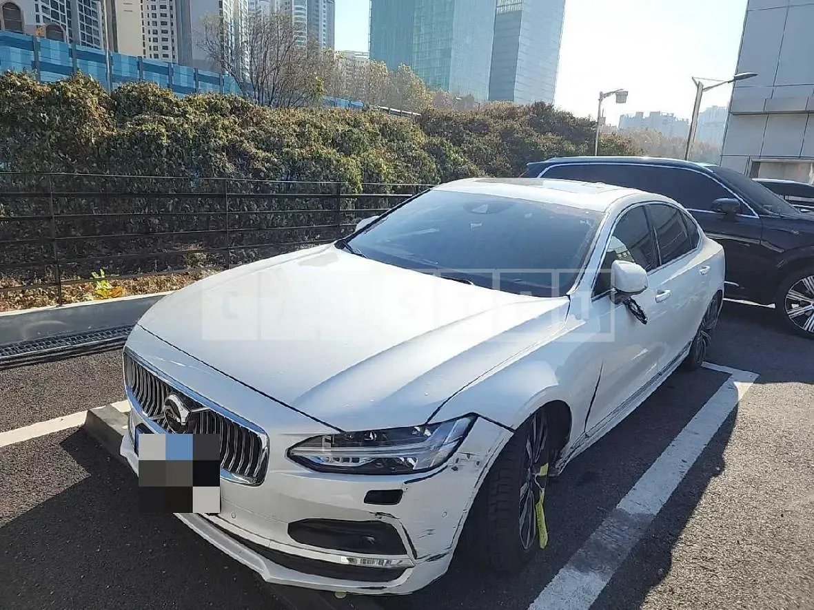 Photo 2 of 17: 2021 Volvo S90B5, VIN LVYPTL12DMP237532 — Korean insurance auction