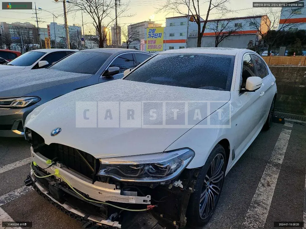 Photo 2 of 17: 2020 BMW 530i xDrive M Sport, VIN WBAJR9100LCE35830 — Korean insurance auction