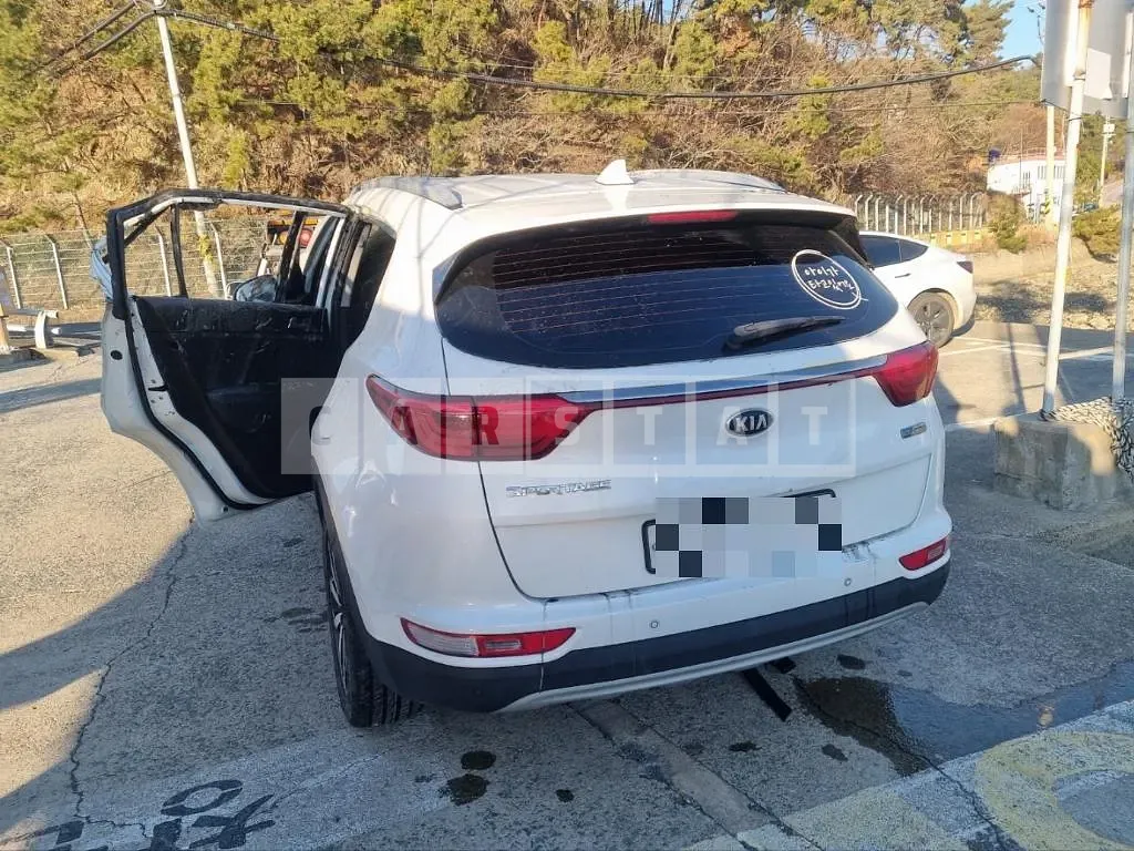 Photo 2 of 19: 2017 Kia Sportage — Korean insurance auction