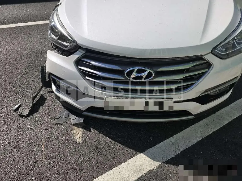 Photo 2 of 7: 2016 Hyundai Santa Fe DM — Korean insurance auction