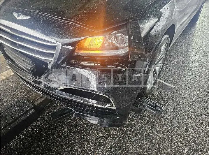 Photo 2 of 6: 2015 Genesis 3.3 — Korean insurance auction