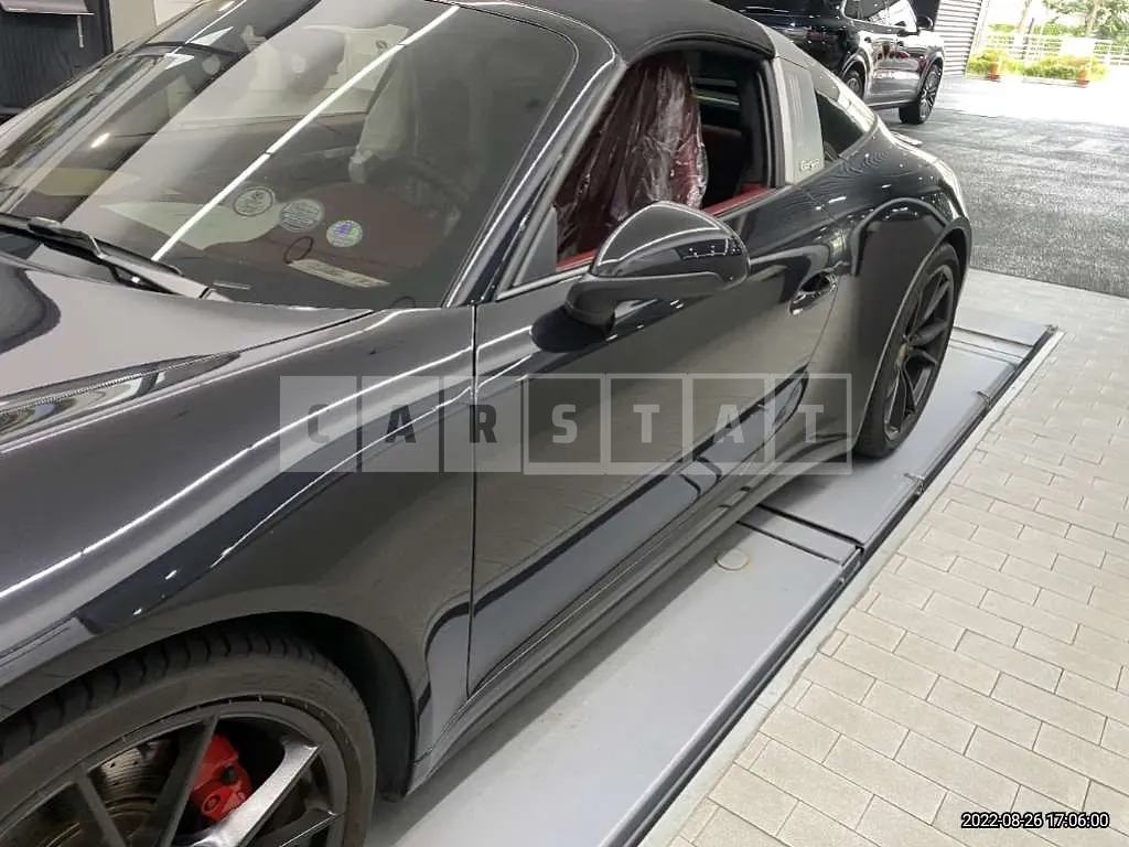 Photo 2 of 39: 2017 Porsche 911 Auction CC, VIN WP0BB2992HS136128 — Korean insurance auction