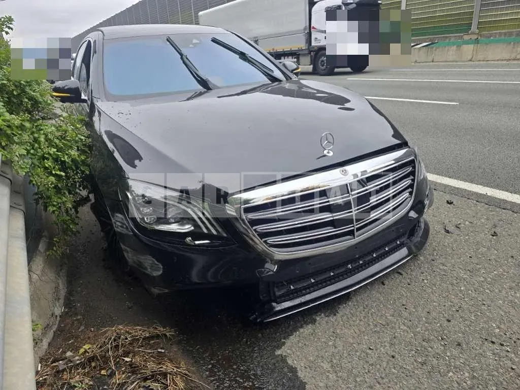 Photo 2 of 9: 2018 Mercedes-Benz S560 4Matic L — Korean insurance auction