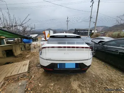 Photo 1 of 19: 2022 Kia EV6 Long Range Earth 2WD, VIN KNAC381AFNA079729 — Korean insurance auction