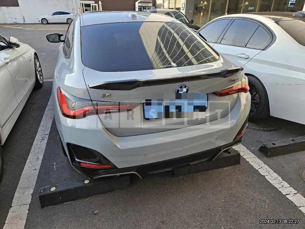 Photo 2 of 37: 2022 BMW i4 M50, VIN WBY31AW05NFM17575 — Korean insurance auction