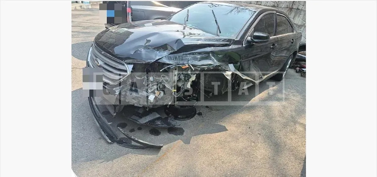Photo 2 of 8: 2015 Ford Taurus — Korean insurance auction