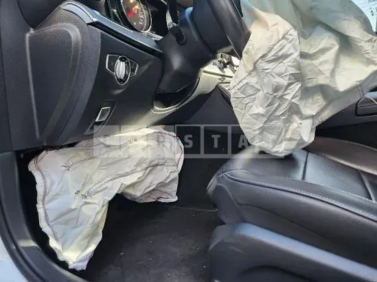 Photo 2 of 28: 2019 Mercedes-Benz E220d, VIN WDDZF0EB1KA499670 — Korean insurance auction