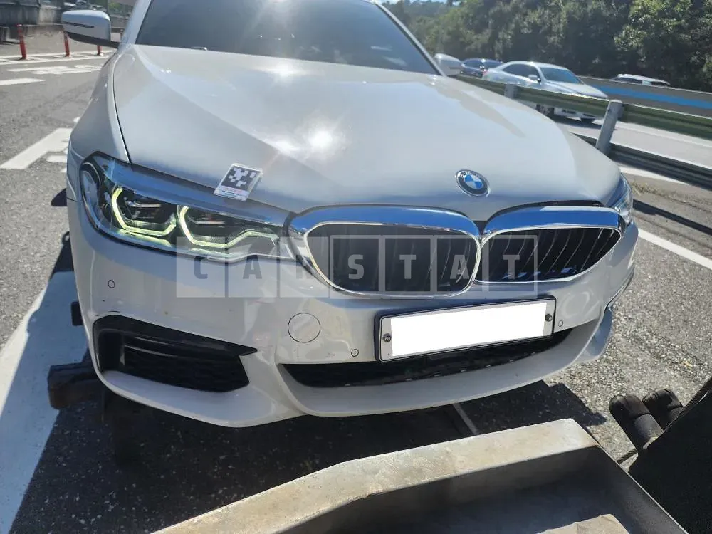 Photo 2 of 18: 2020 BMW 530e iPerformance M Sports PACKAGE(19), VIN WBAJS9108LCE68014 — Korean insurance auction