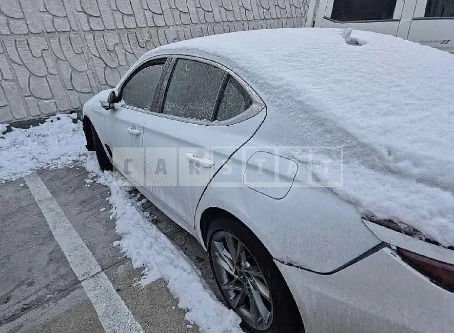 Photo 2 of 16: 2022 Genesis G70 4WD — Korean insurance auction