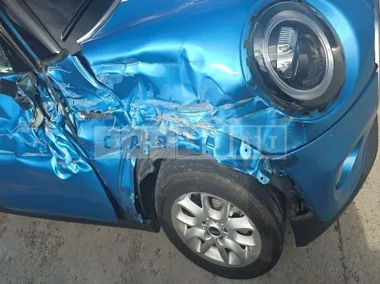 Photo 2 of 38: 2019 MINI Cooper Five-Door — Korean insurance auction