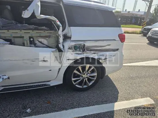 Photo 2 of 11: 2019 Kia Carnival — Korean insurance auction