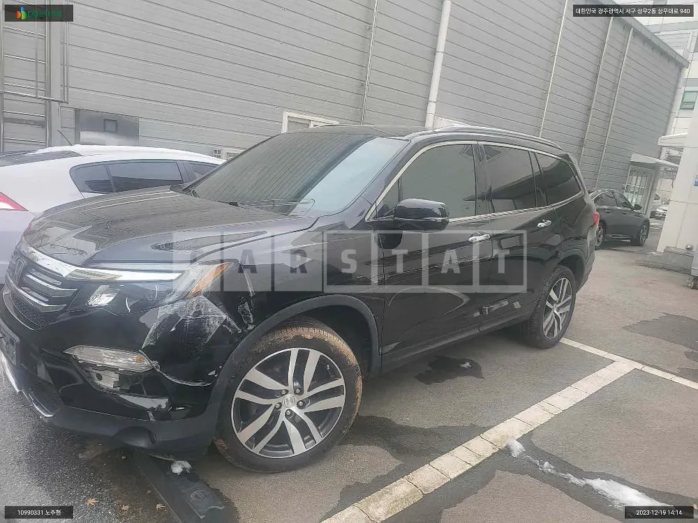 Photo 2 of 45: 2017 Honda Pilot, VIN 5FNYF6850HB200090 — Korean insurance auction