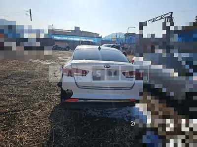 Photo 1 of 7: 2015 Kia K5 1.7 — Korean insurance auction