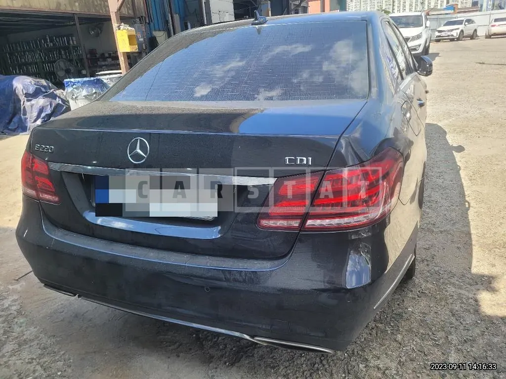 Photo 2 of 8: 2015 Mercedes-Benz E220 CDI, VIN WDDHF0CB1GB178468 — Korean insurance auction