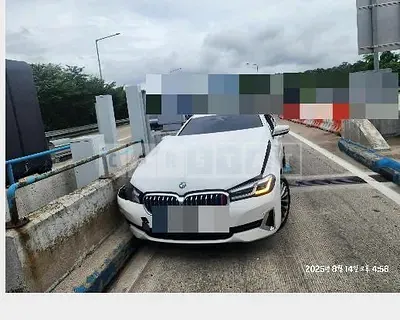 Photo 1 of 14: 2023 BMW 520i — Korean insurance auction